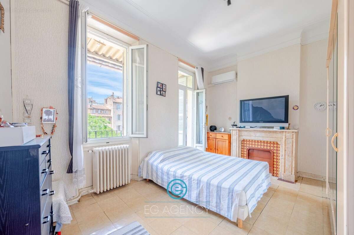 Appartement à MARSEILLE-6E