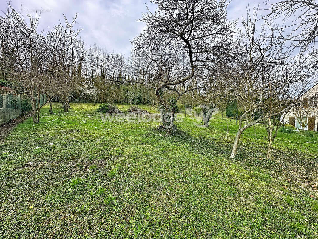 Terrain à VAUREAL