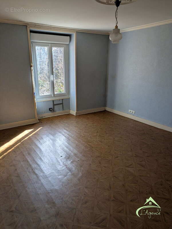 Appartement à SAILLAT-SUR-VIENNE