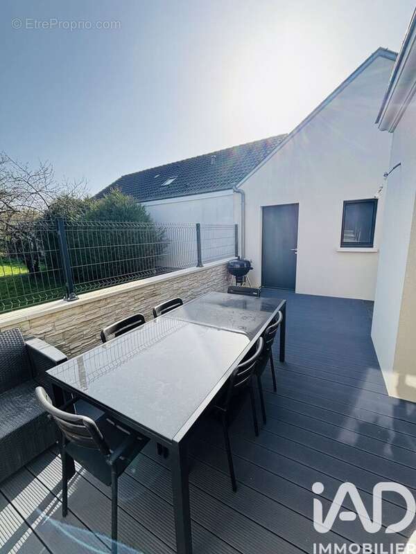 Photo 2 - Maison à LA CHAPELLE-SAINT-MESMIN