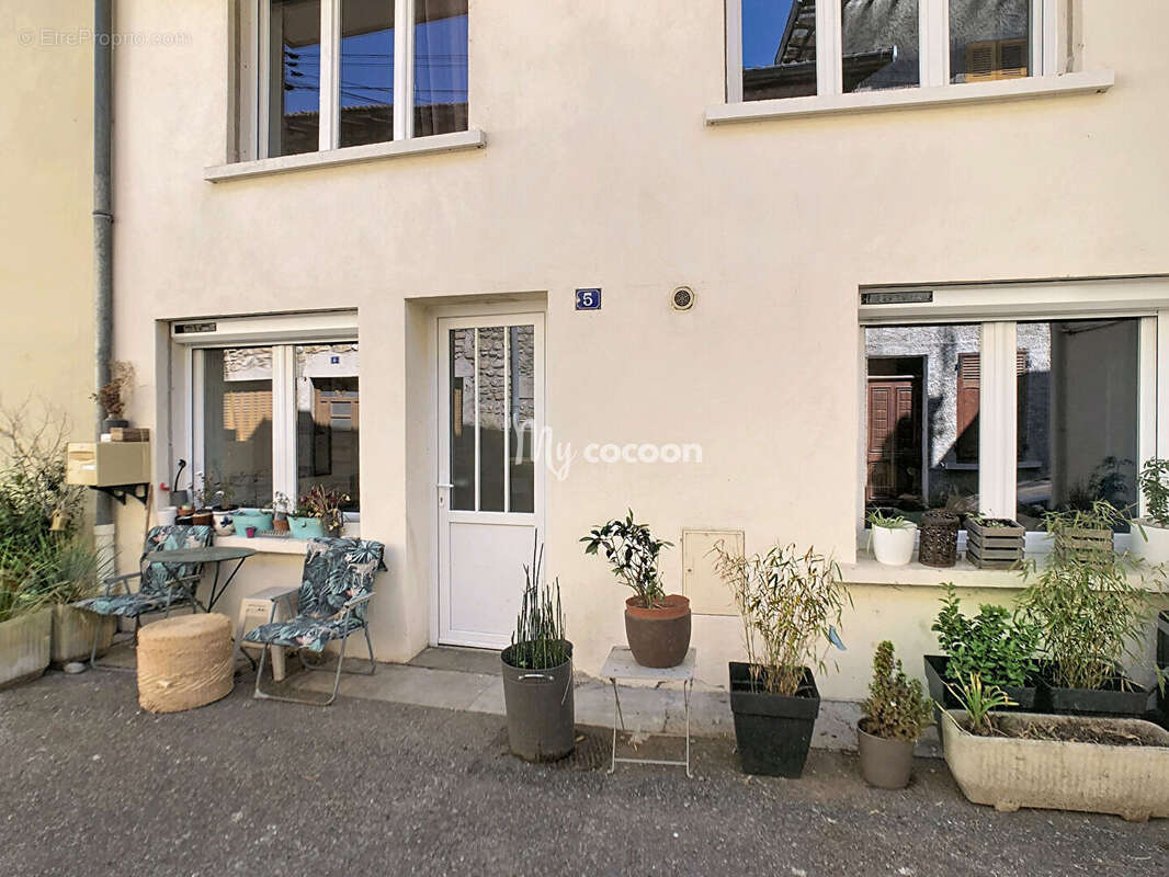 Maison à SAINT-DENIS-EN-BUGEY