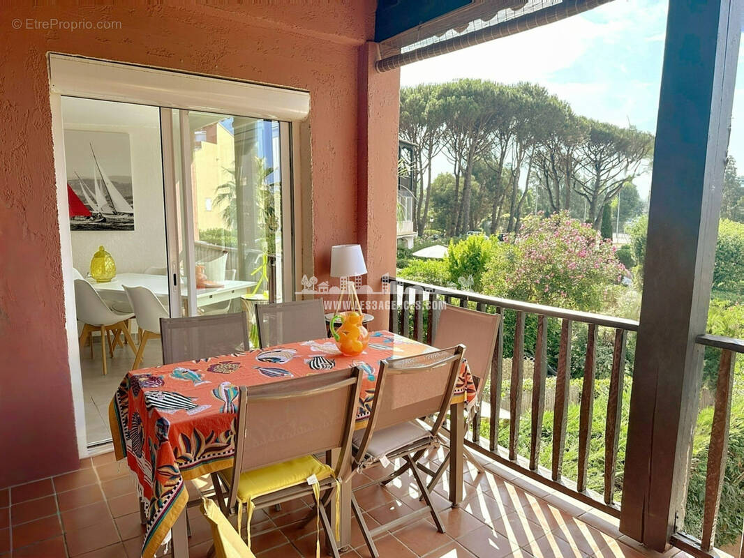 Appartement à COGOLIN