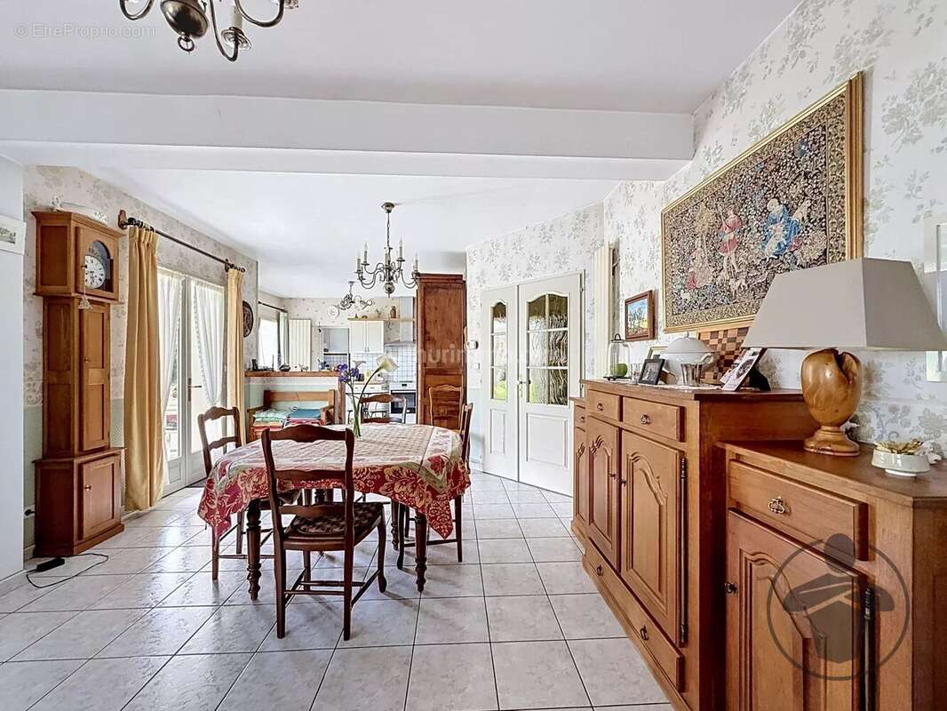 Maison à COUTRAS