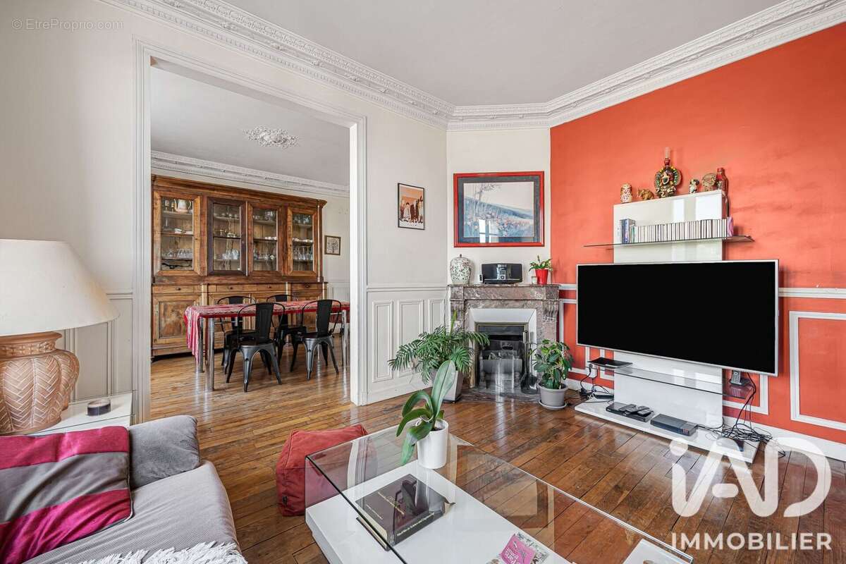 Photo 2 - Appartement à COURBEVOIE