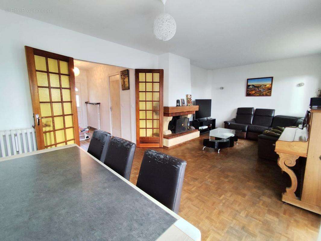 Maison à MAINVILLIERS