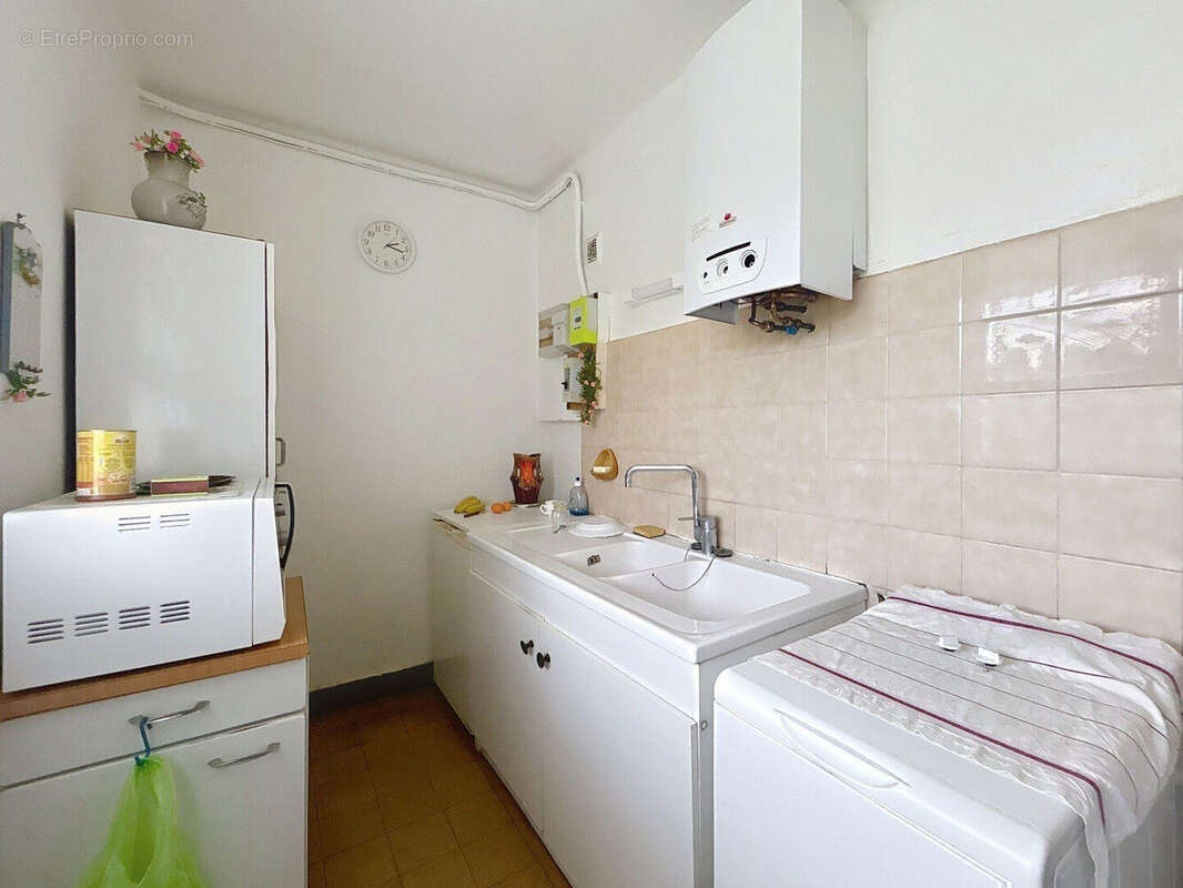 NIMES - Appartement 4 pièces  64m2+ Garage - vendu loué - photo 3