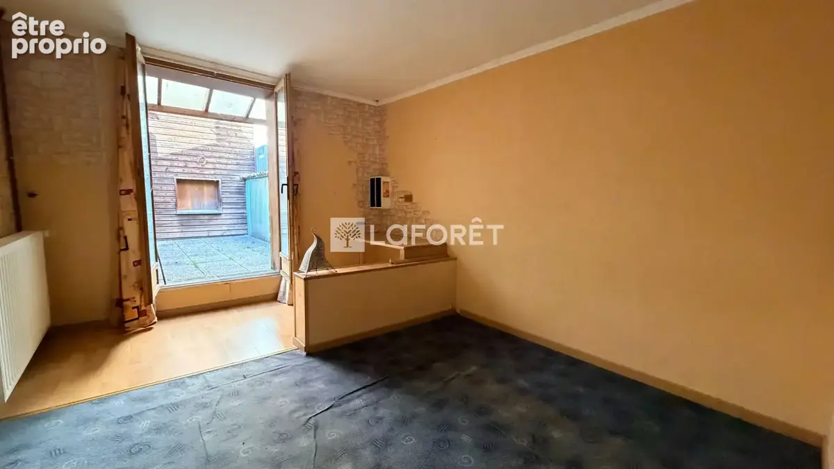 Maison de ville à SAINTE-MENEHOULD - 136 m² - 2 chambres - photo 4