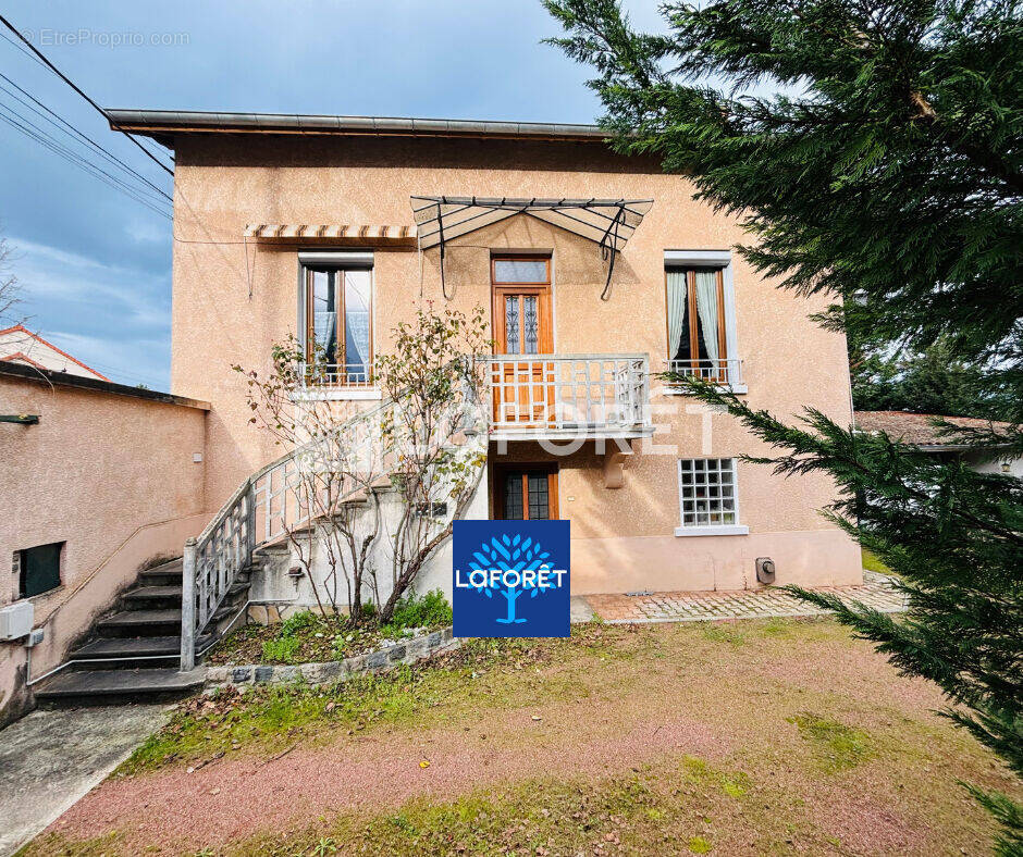 Maison à RIORGES
