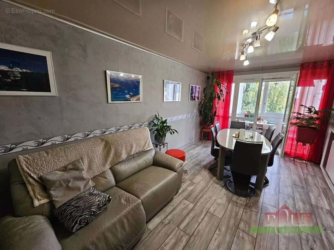 Appartement à SAINT-ROMAIN-EN-GAL