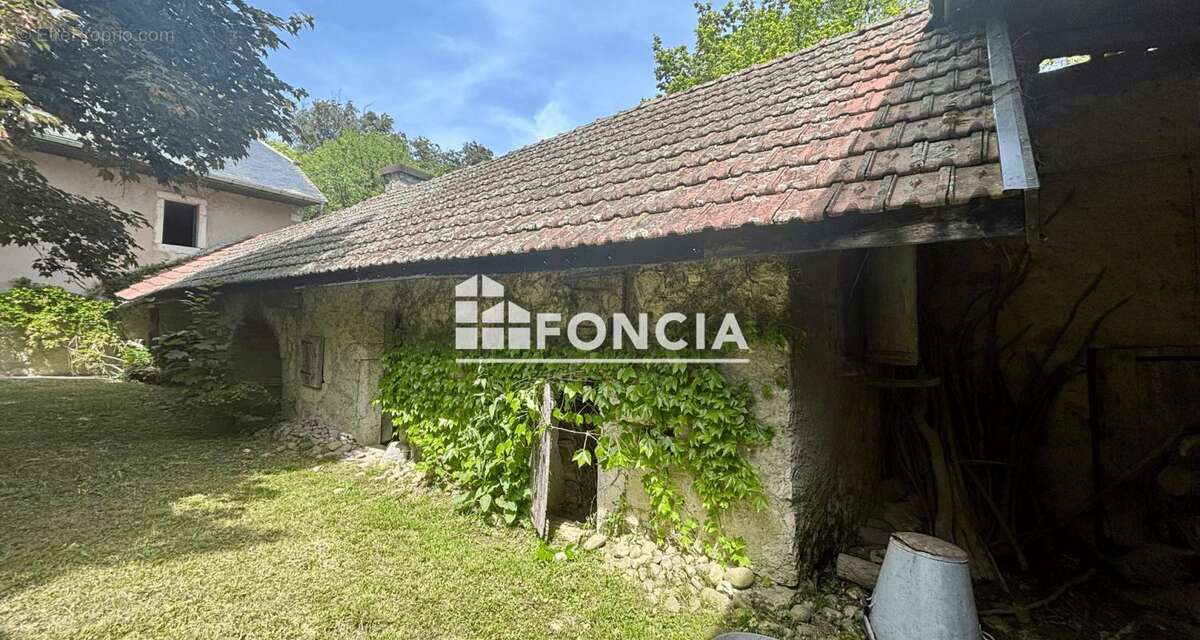 Propriété au calme  , Domaine "Les Feux" historique composé de plusieurs bâtisses - photo 17
