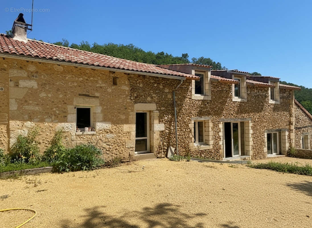 Dordogne entre perigueux et bergerac  propriete agricole 20 hectares - photo 5