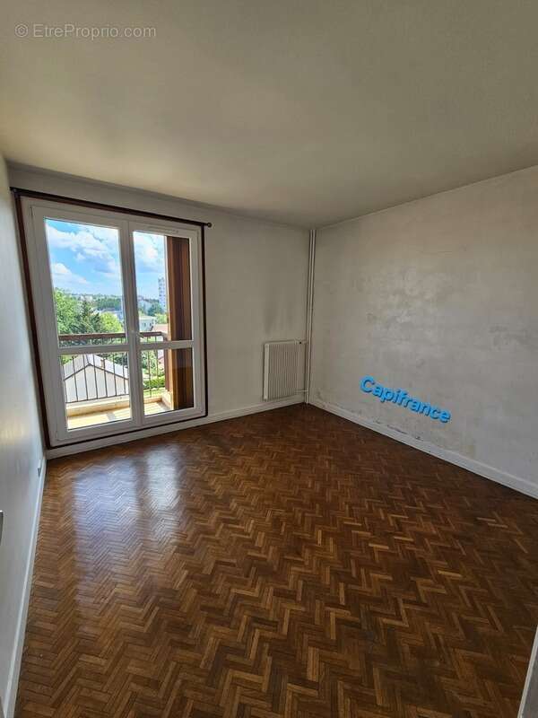 Appartement à LES PAVILLONS-SOUS-BOIS