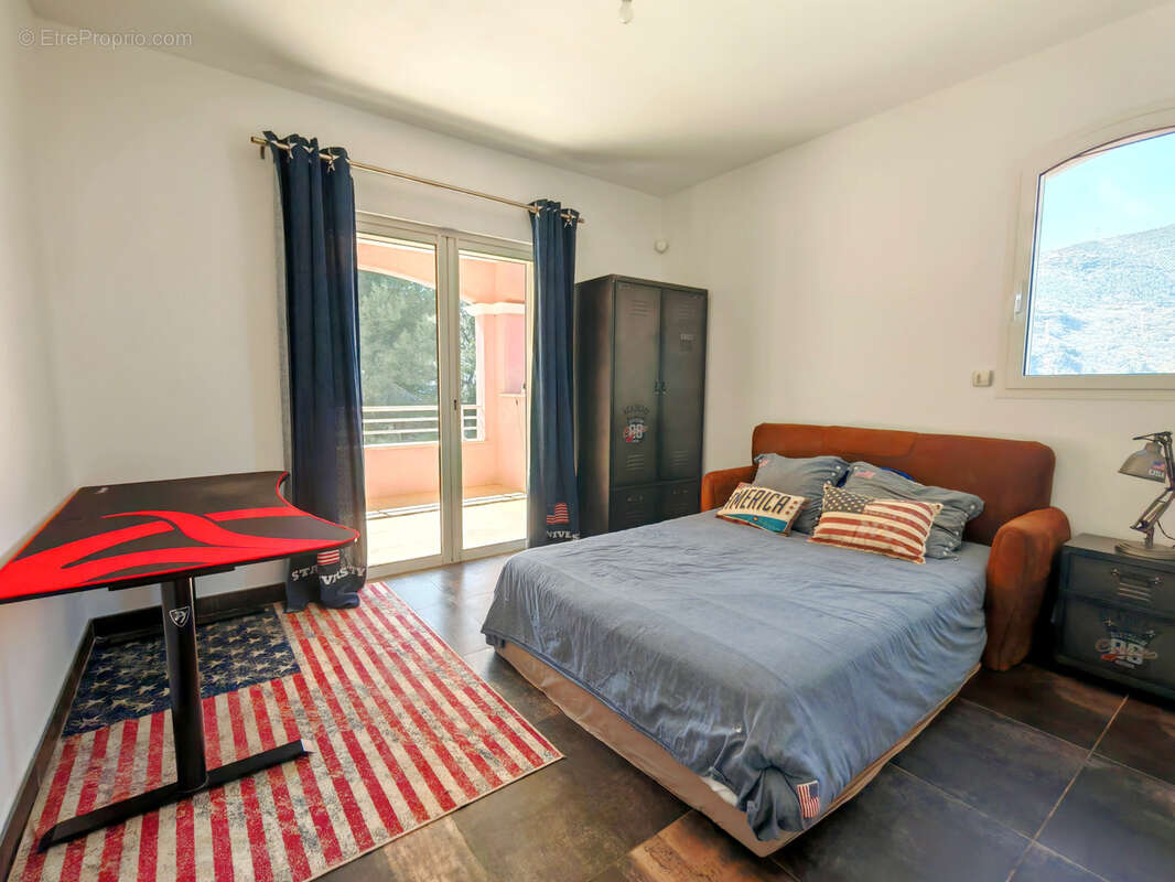 Maison à SAINT-MARTIN-DU-VAR