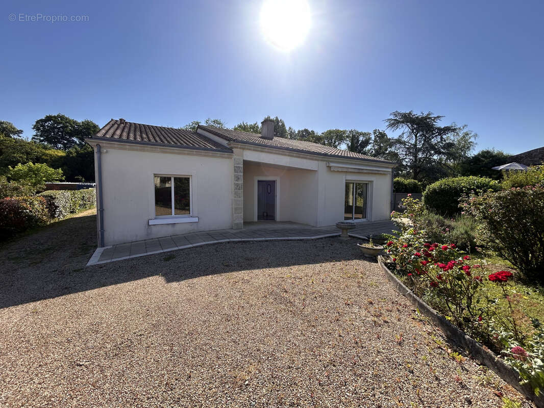 Maison à COULON