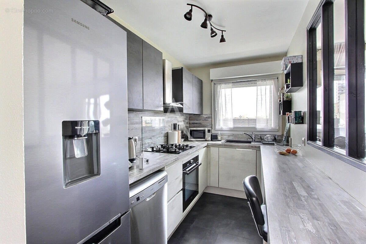 Appartement à VILLENEUVE-LA-GARENNE