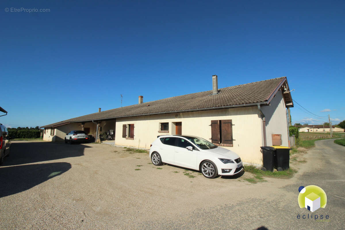 Maison à CURTAFOND