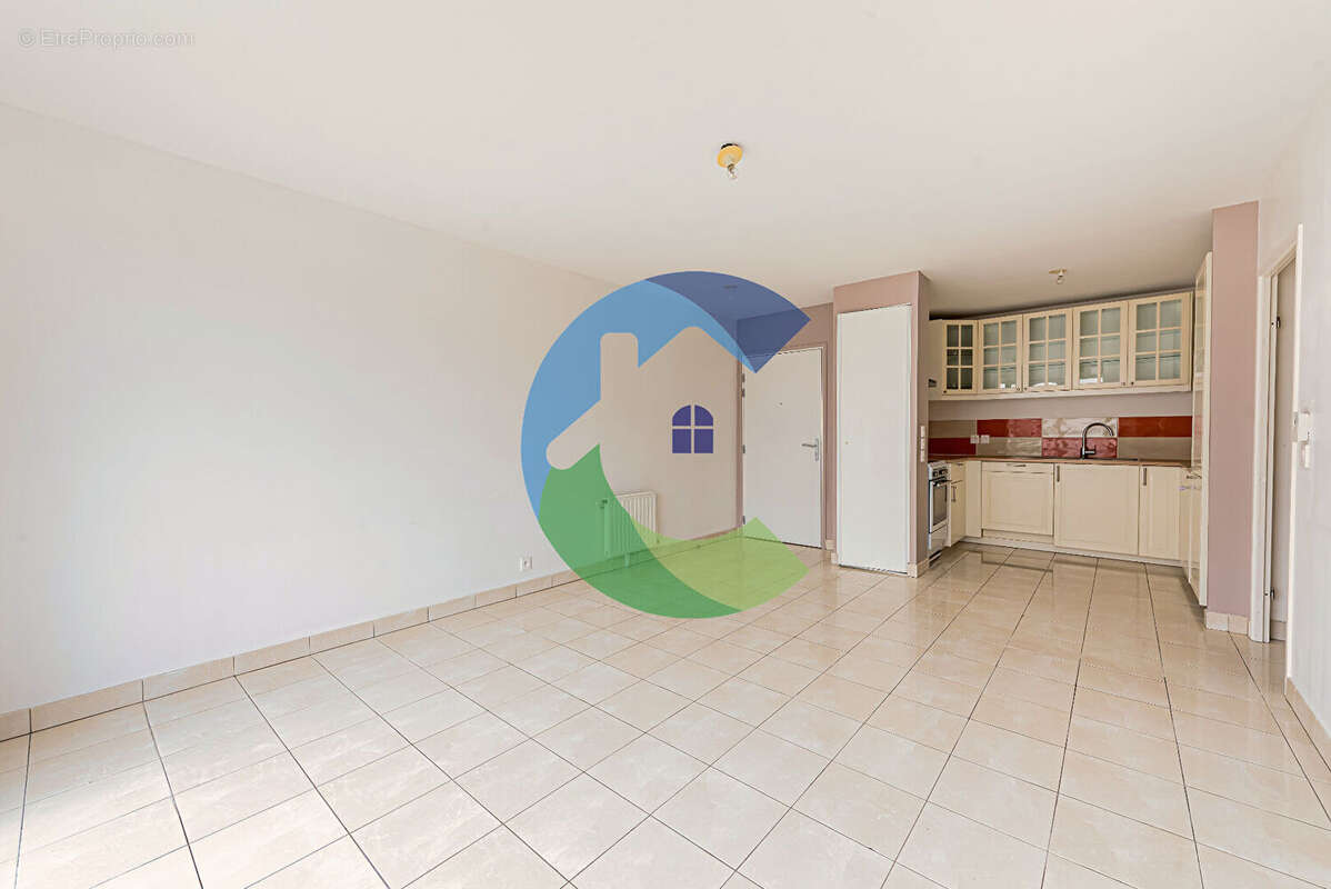 Appartement à EPINAY-SUR-ORGE