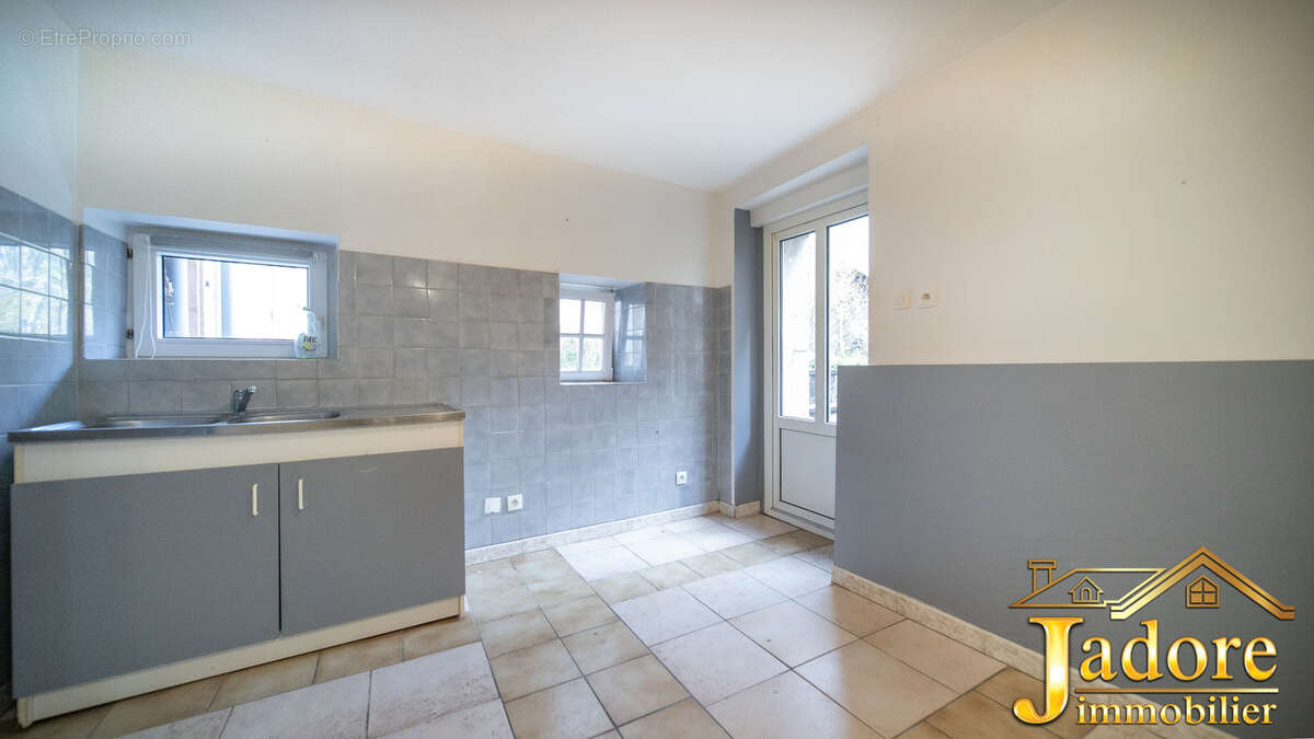 Appartement à SENONES