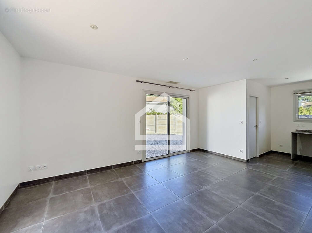 Saint Aubin de médoc - Exclusivité - Maison avec trois chambres et garage dans un environnement privilégié - photo 4