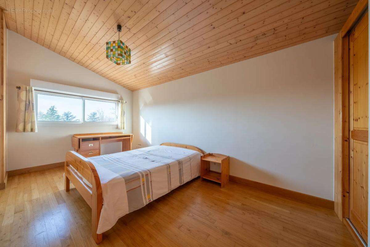 Maison à CUBZAC-LES-PONTS