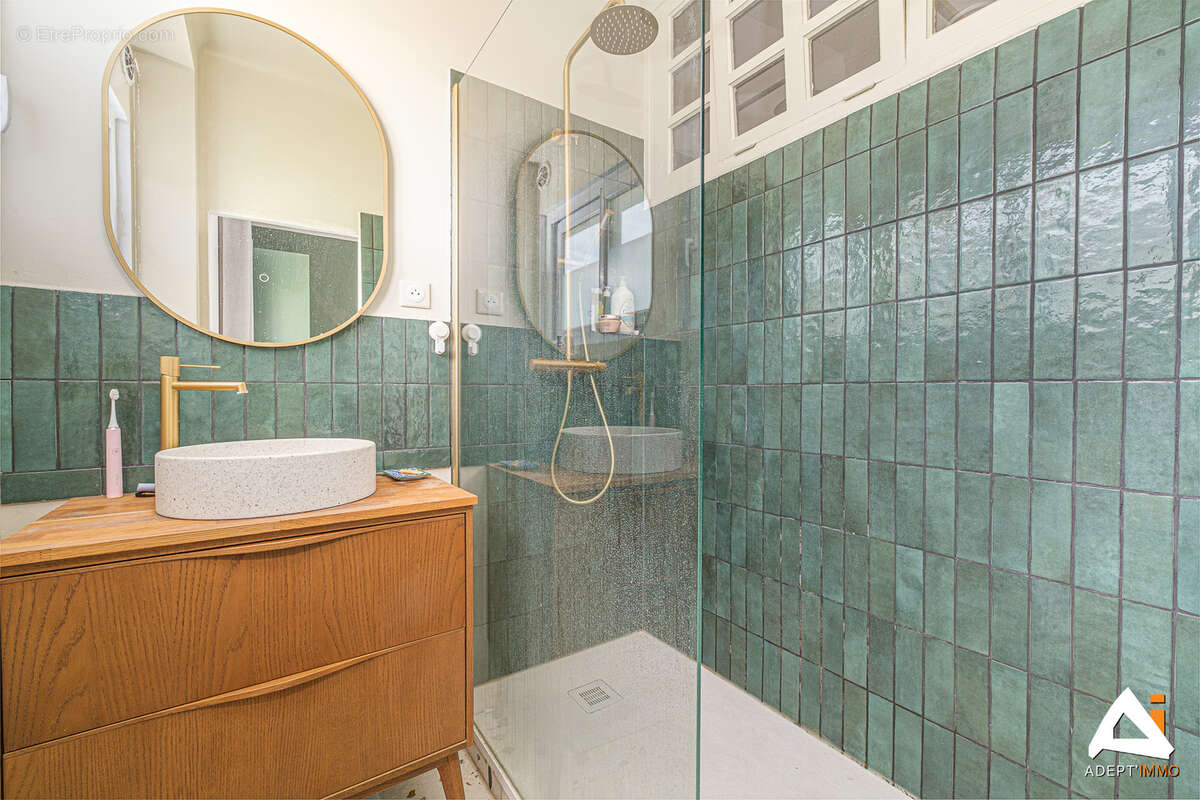 Appartement à MARSEILLE-7E