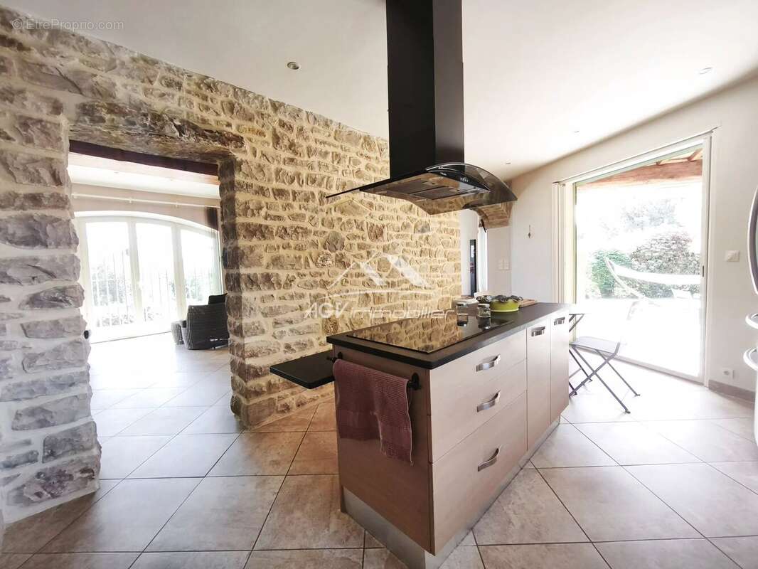 Maison à BOISSET-ET-GAUJAC