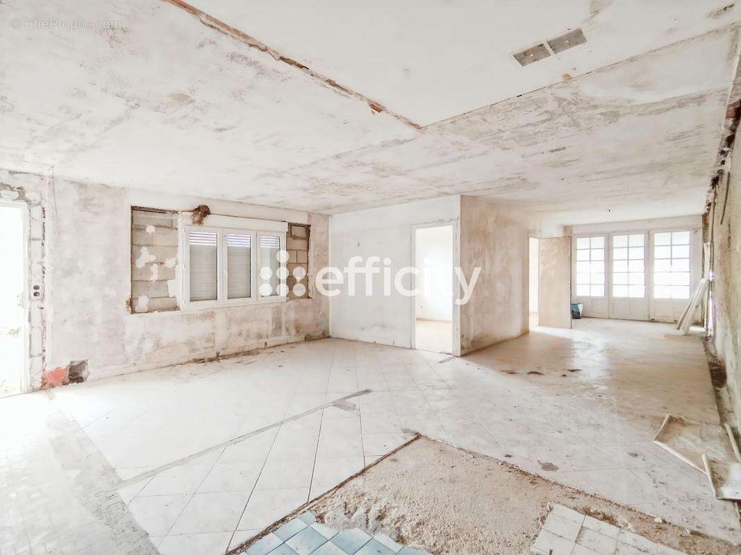 Maison à LA JARRIE-AUDOUIN