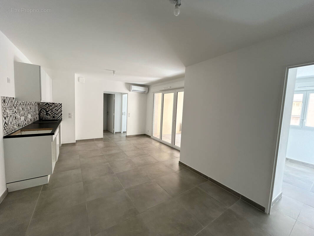 Appartement à MARSEILLE-4E