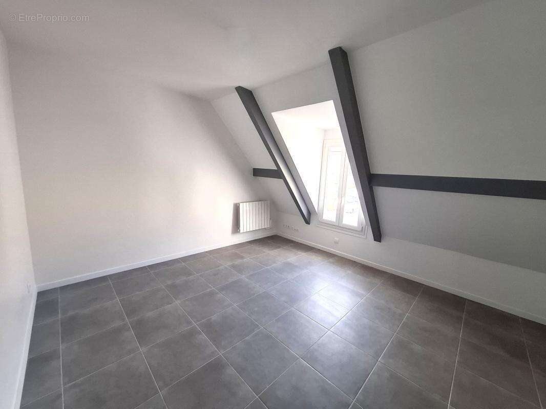 Maison à CUISE-LA-MOTTE