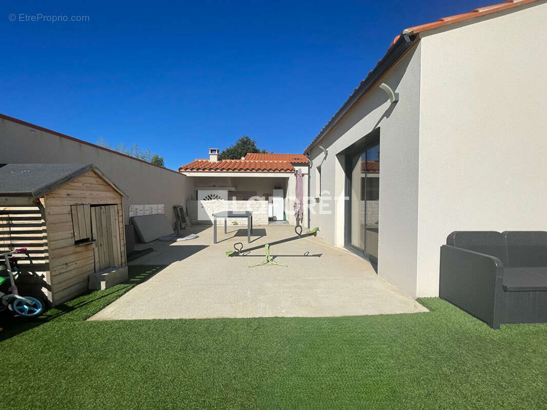 Maison à MONTESQUIEU-DES-ALBERES