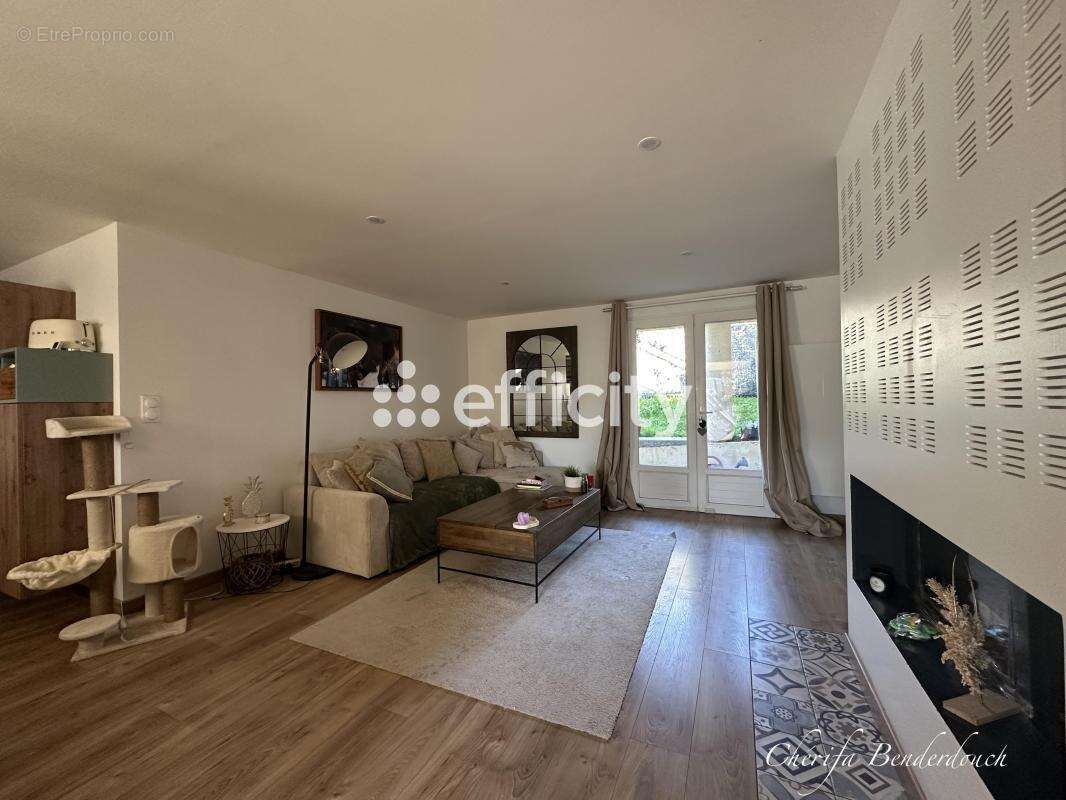 Appartement à TRESSES