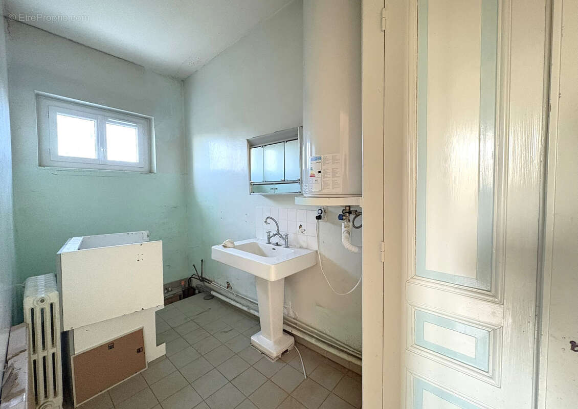 Maison à SAINT-PAUL-DE-VARAX