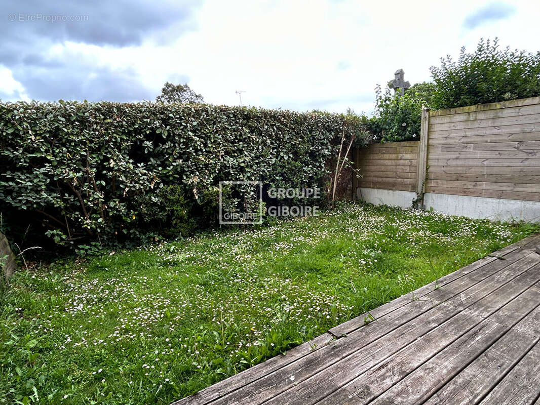 A vendre Agence Giboire Maison Saint Suliac 3 pièces d'environ 60 m2 avec petit jardin et garage - photo 2