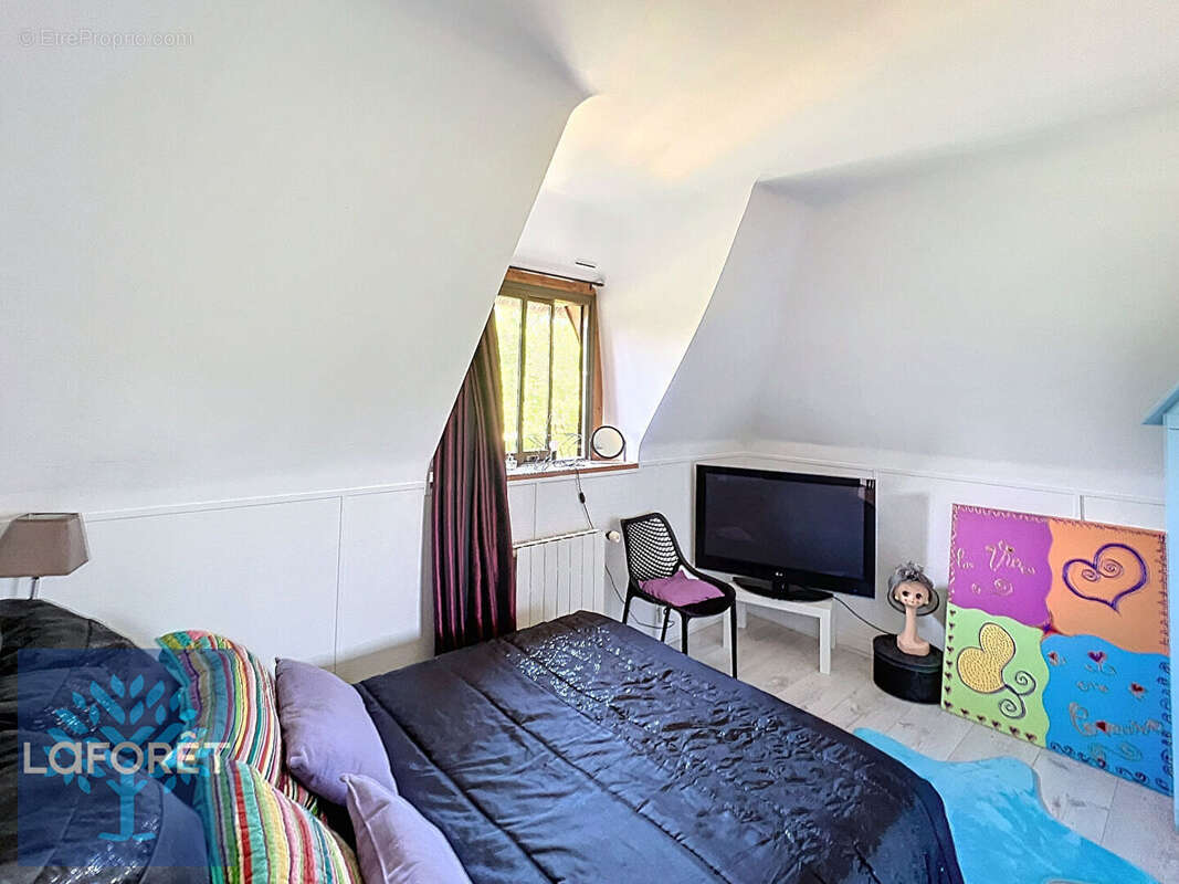 Maison à SAINT-REMY-L&#039;HONORE