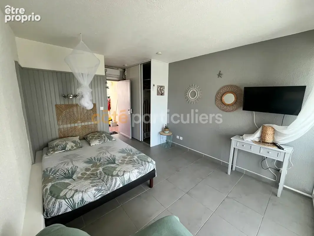 Nouveauté à Saint-Francois ! Charmant studio au coeur des Marines - photo 3