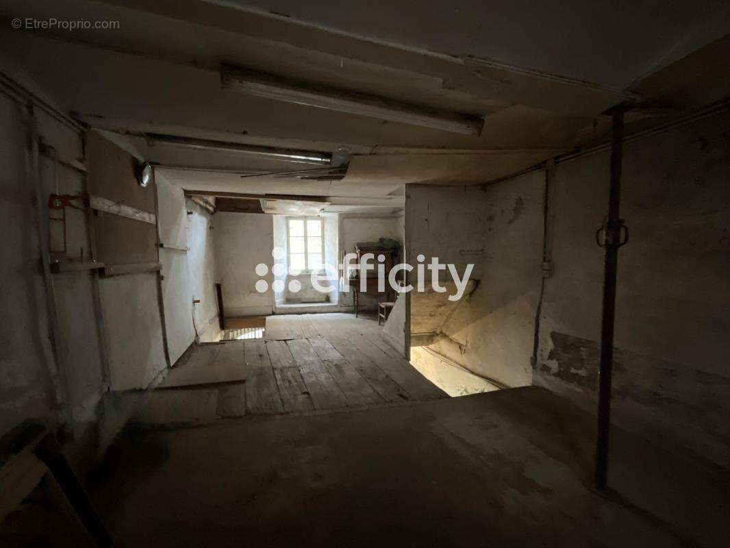 Appartement 148 m² à Le Cheylard  - photo 11