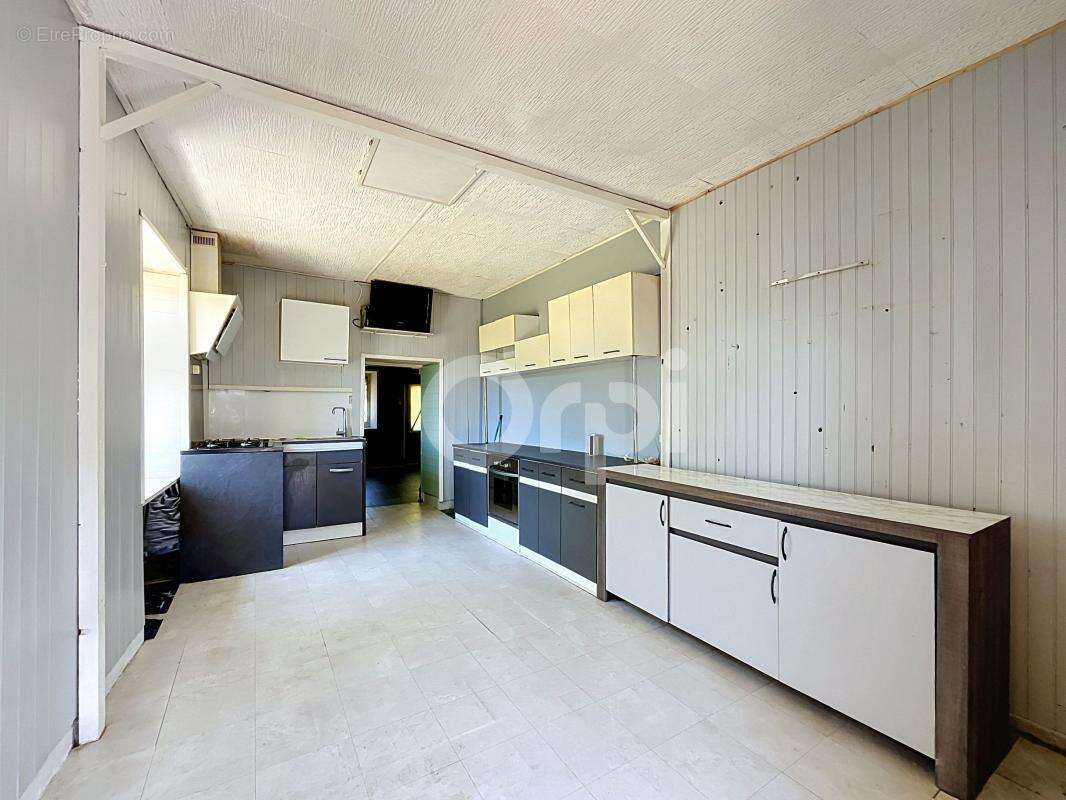 Charmante maison à rénover dans un hameau paisible - photo 3