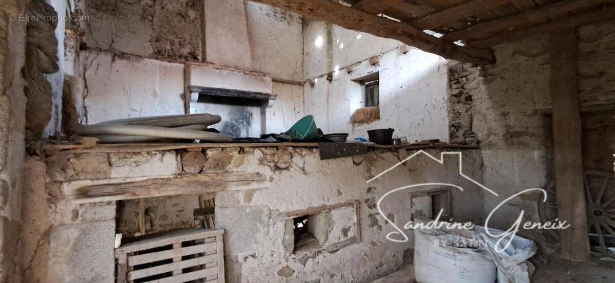 Maison 60 m² à Saint-Jean-Des-Ollieres  - photo 8