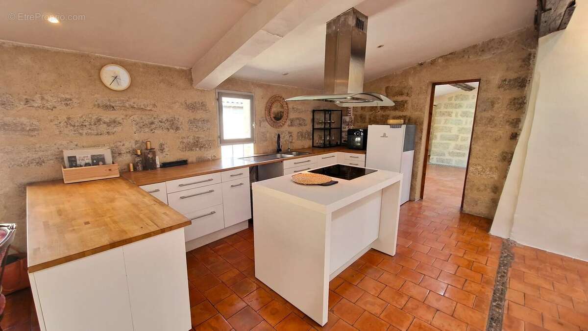Appartement élégant de 2 chambres au cœur de Pézenas – une opportunité rare - photo 4