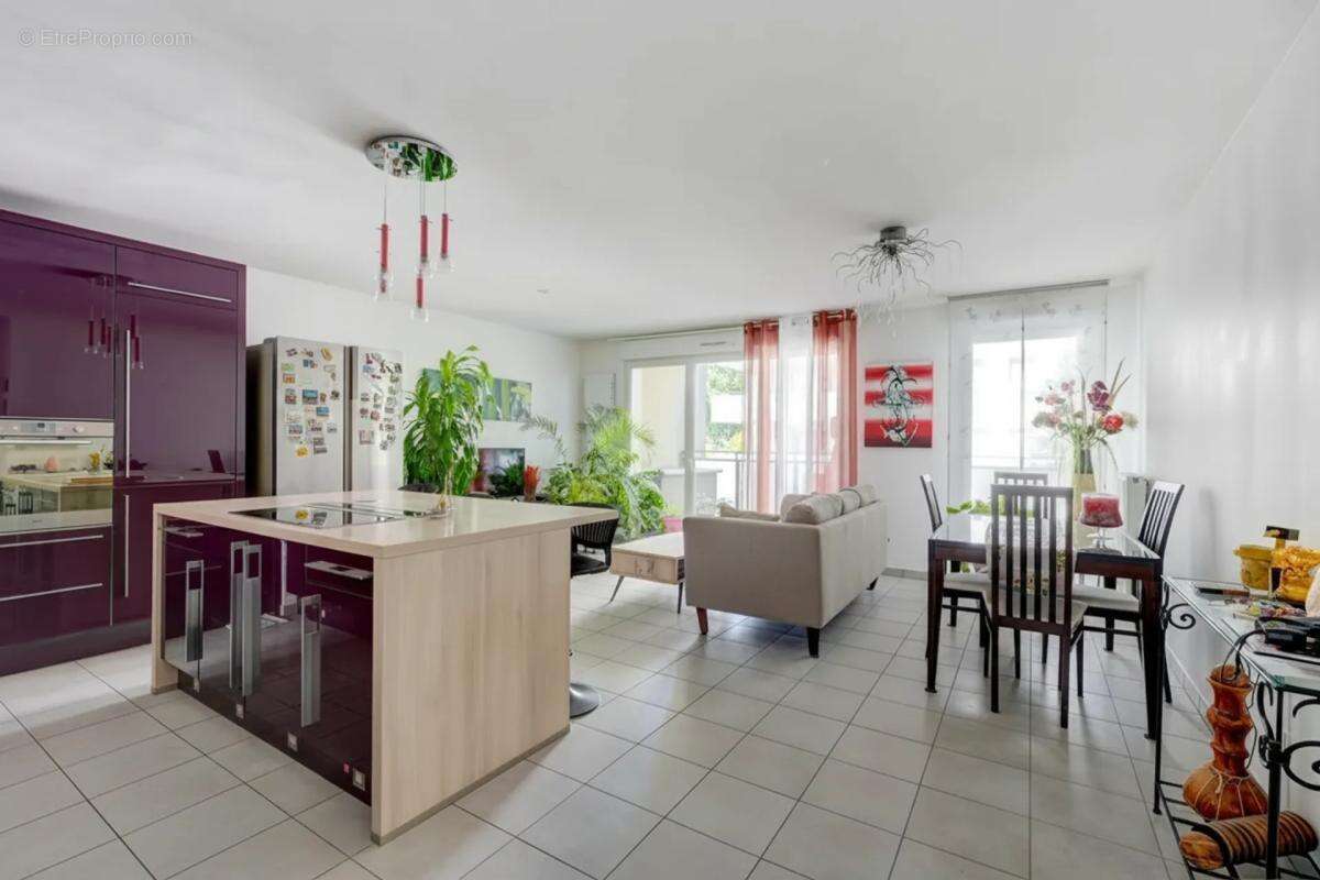 Appartement 3 pièces de 78,4 m² à Saint-Fons - photo 2