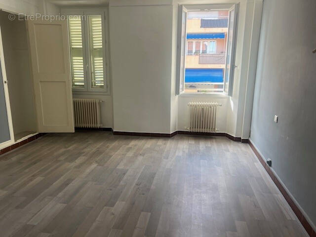 Appartement à VALLAURIS