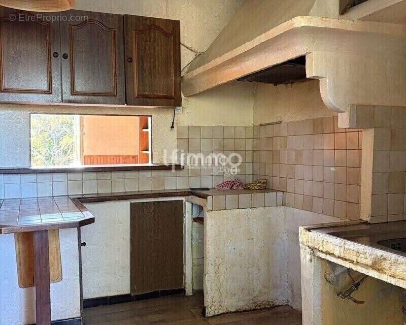 Maison de 101m2 à rénover sur sa parcelle de 500m2 - St Menet 13 - photo 15