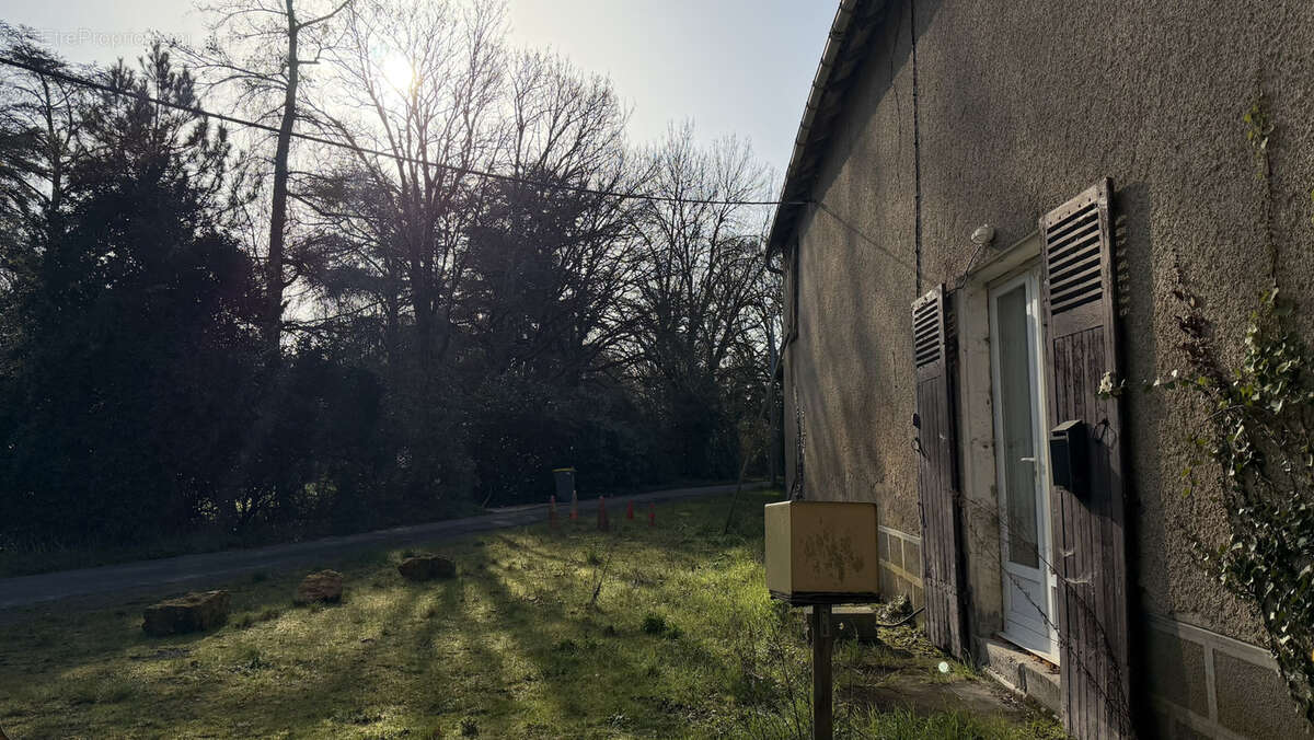 Maison à SAINT-SECONDIN