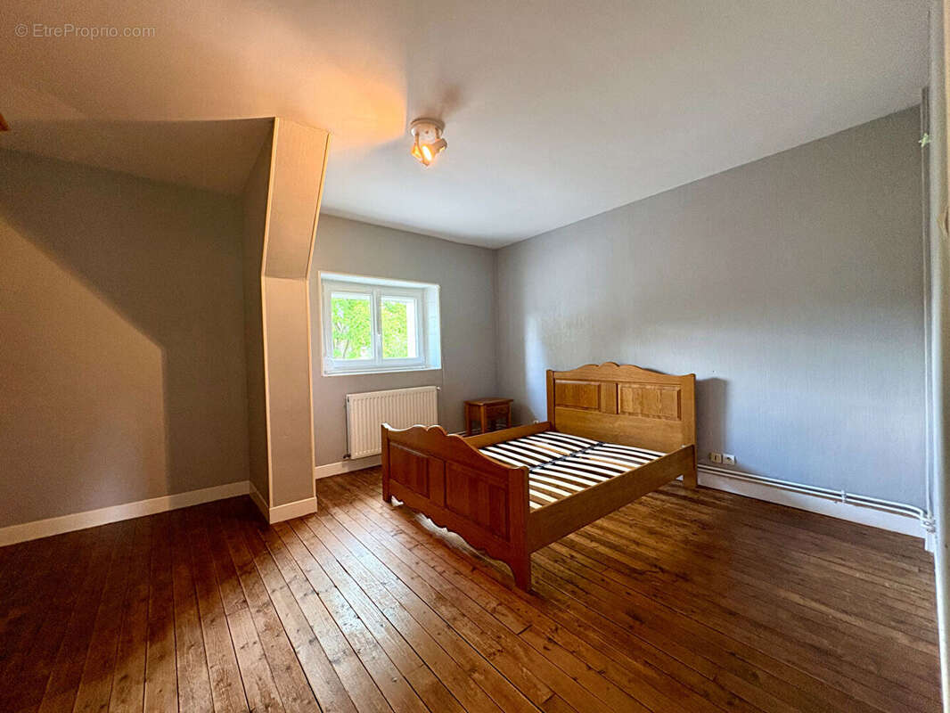 Maison à CLACY-ET-THIERRET