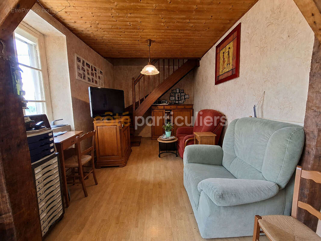 Maison en Pierres  à rénover - Fort potentiel La Colombe 4 pièce(s) 80 m2 - photo 4