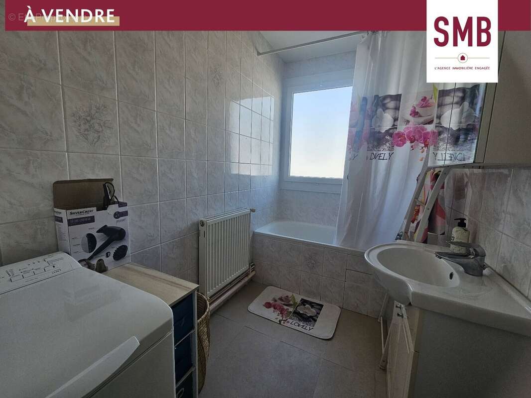 Appartement à LONS