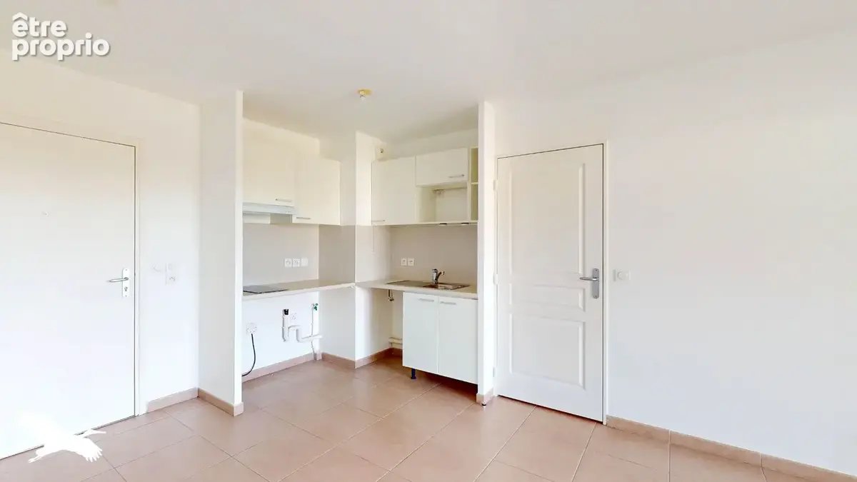 A VENDRE - Marseille 9e, Secteur Le Redon - Appartement 2 pièces 40m² avec terrasse et place de parking privative - photo 5