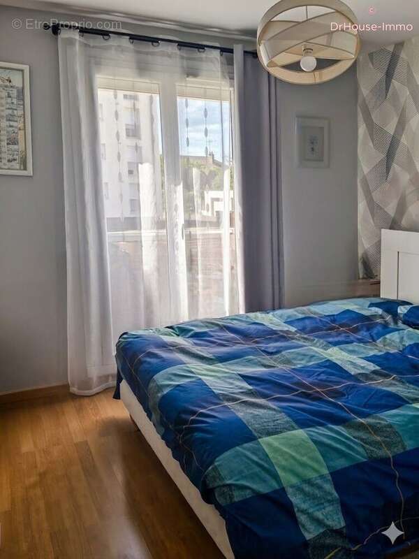 Appartement 75 m² à Saint-Jean-De-La-Ruelle  - photo 24