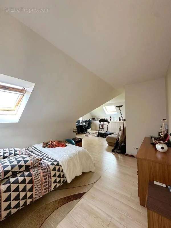 Rare et unique - Domaine de 240m2 (219 m2 carrez) - photo 12