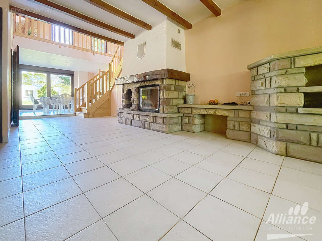 Maison à FRAHIER-ET-CHATEBIER